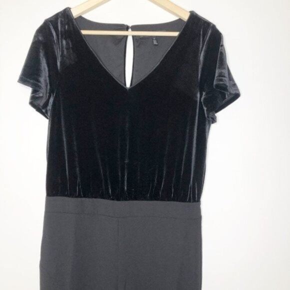 WHITE HOUSE BLACK MARKET VELVET BODICE JUMPSUIT - Picture 2 of 8